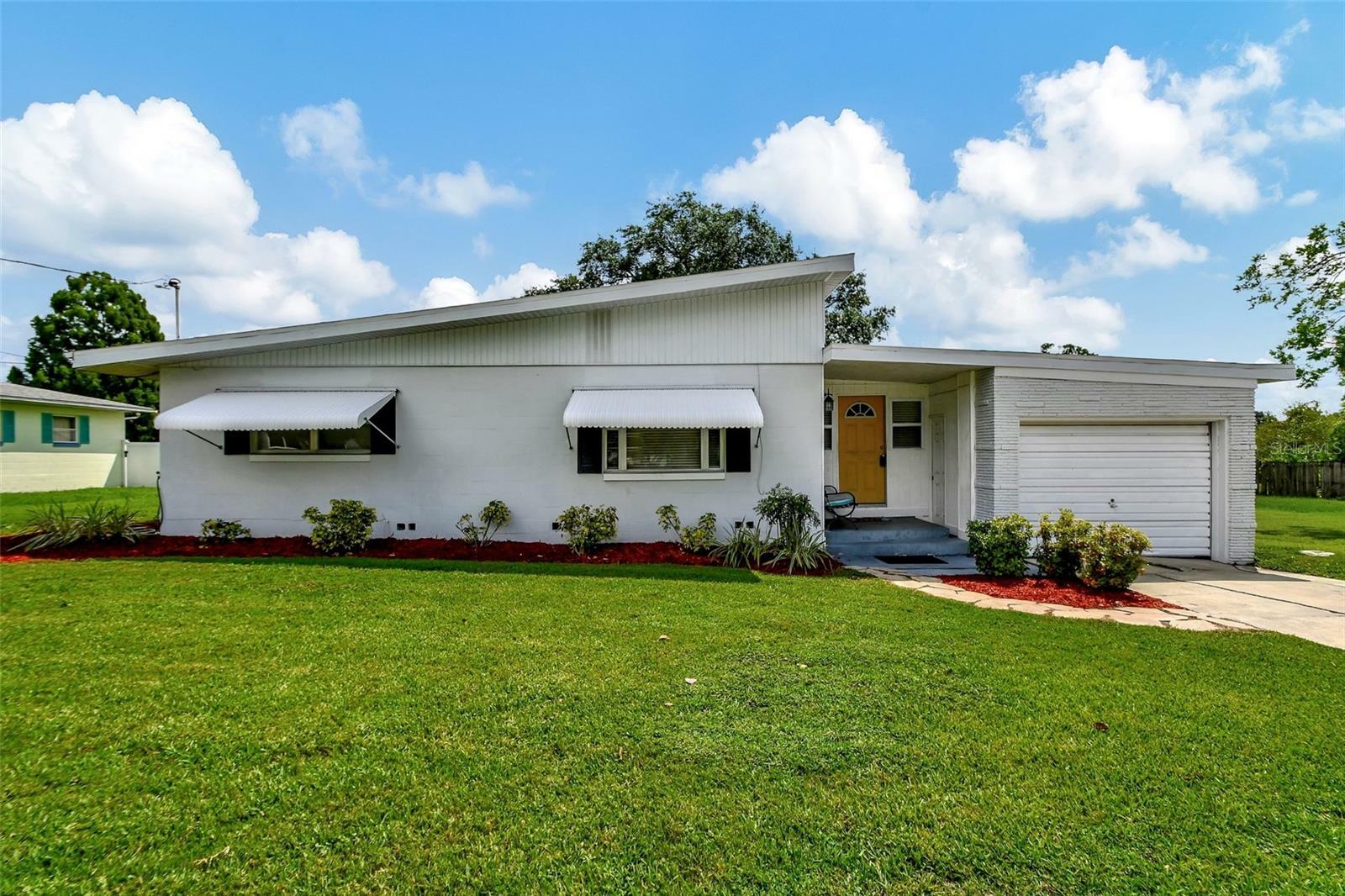 Property Photo: 10 Hibiscus Drive FL 32713