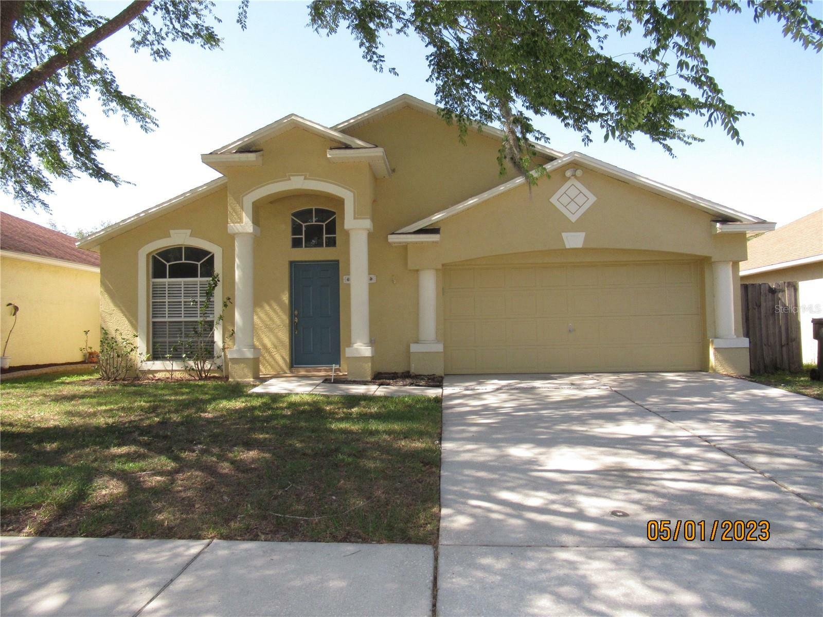 Property Photo:  226 Chardonnay Place  FL 33594 