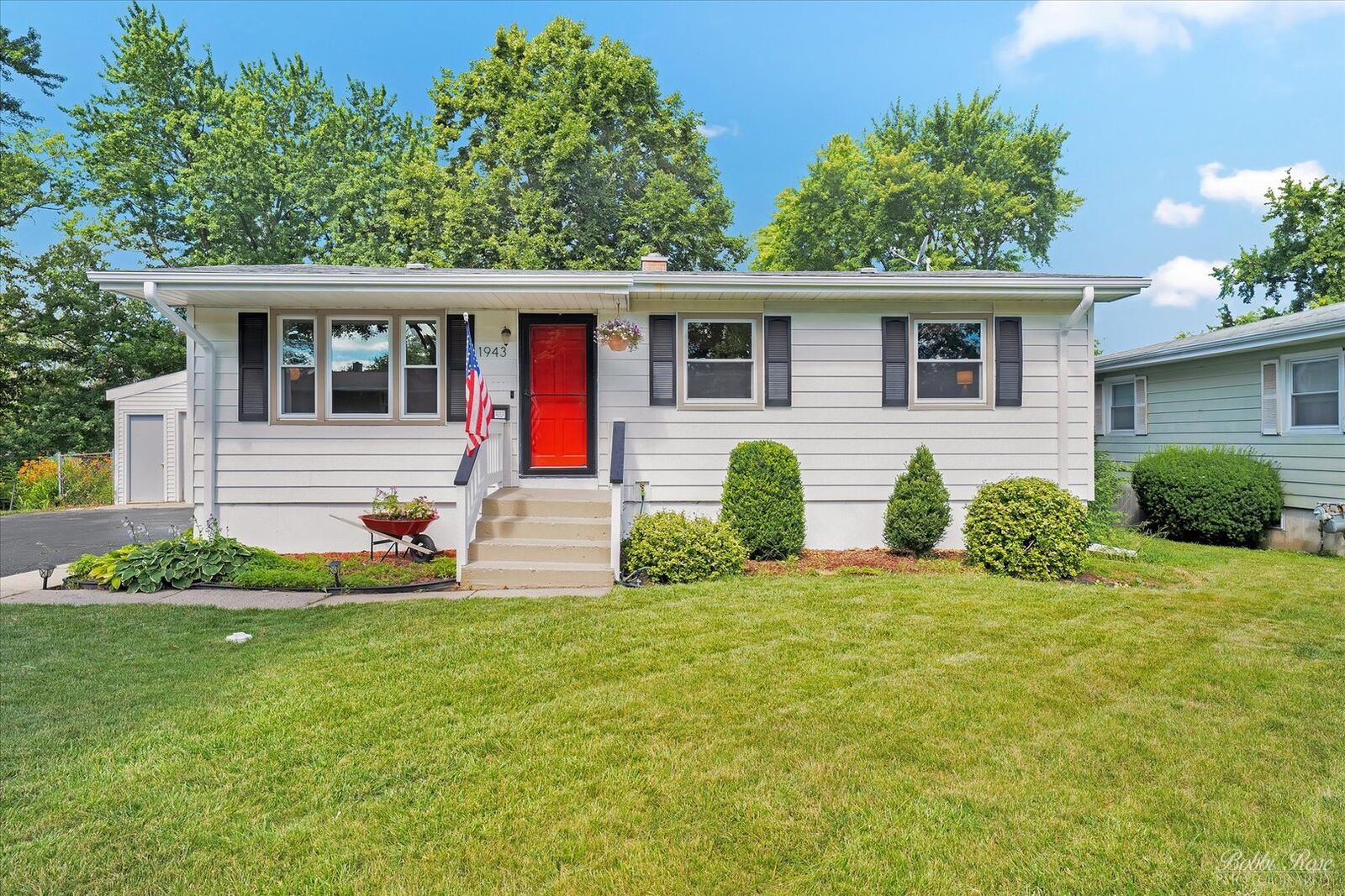 Property Photo:  1943 Belaire Lane  IL 60098 