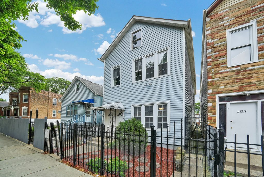 Property Photo:  4815 S Laflin Street  IL 60609 