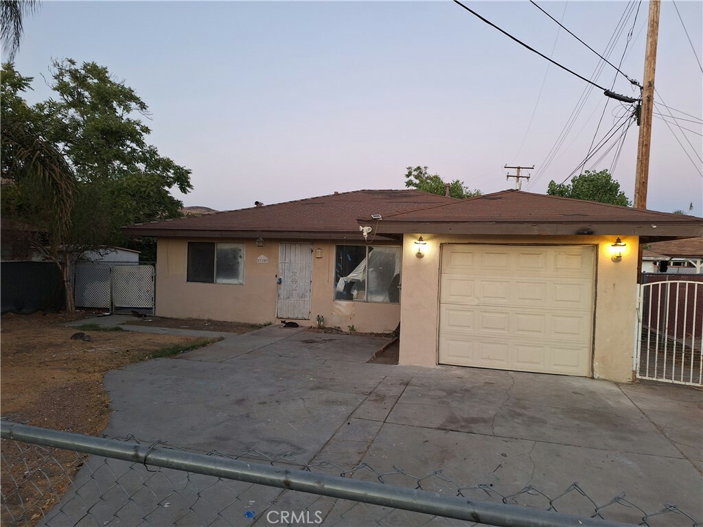 Property Photo:  315 S Mistletoe Avenue  CA 92583 