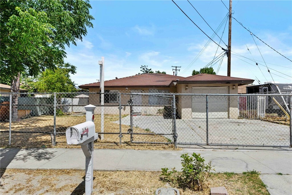 315 S Mistletoe Avenue  San Jacinto CA 92583 photo