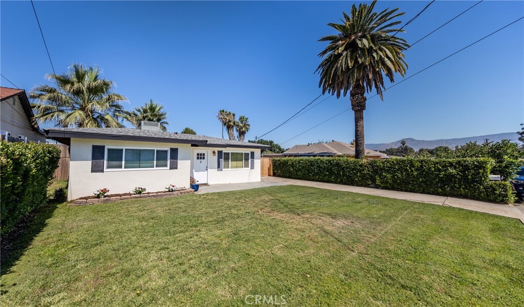 Property Photo: 11 Crafton Court CA 92374