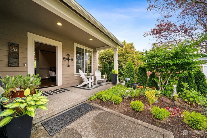 Property Photo:  26817 227th Place SE  WA 98038 