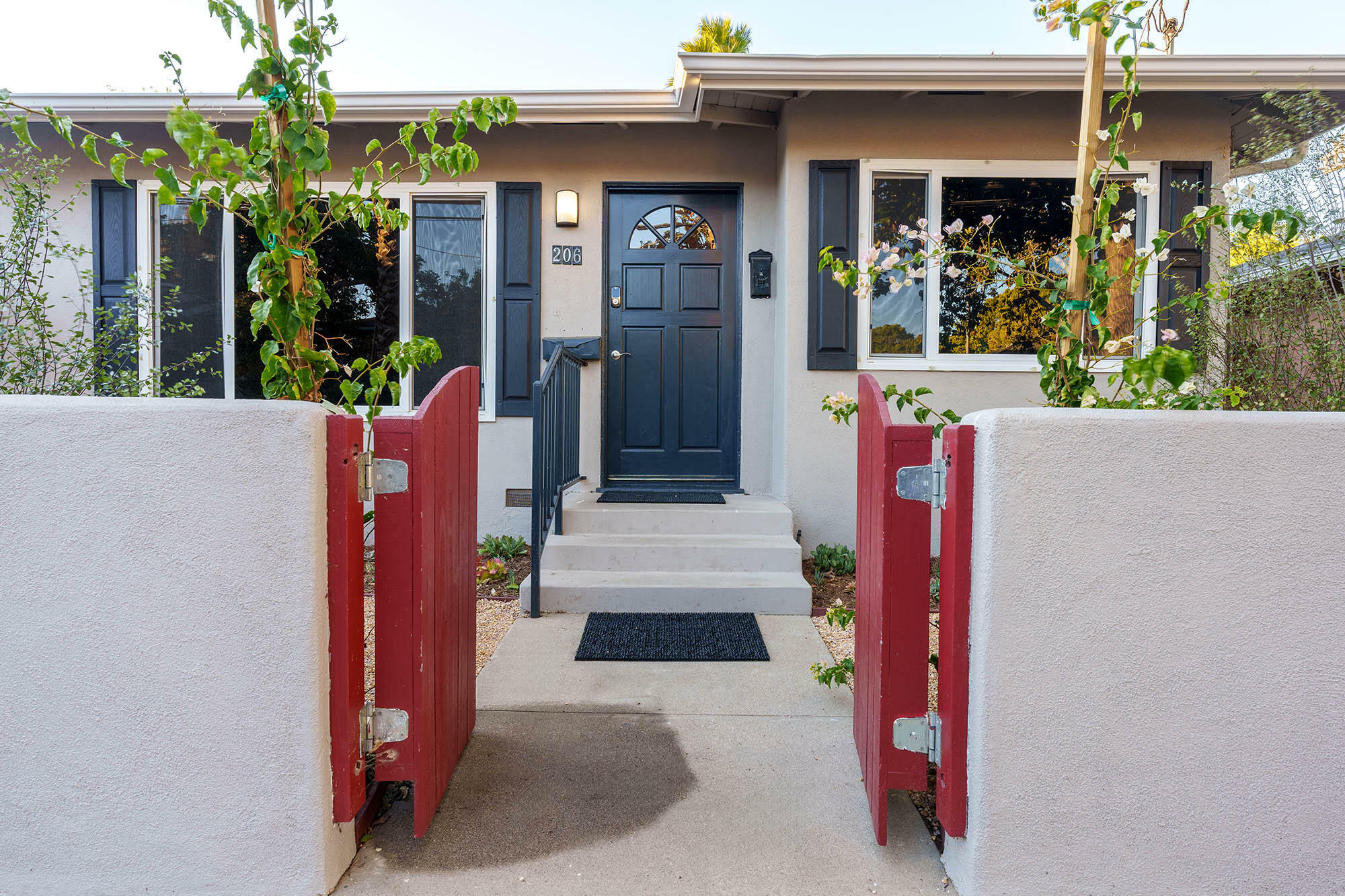 Property Photo:  206 W Cota Street  CA 93101 