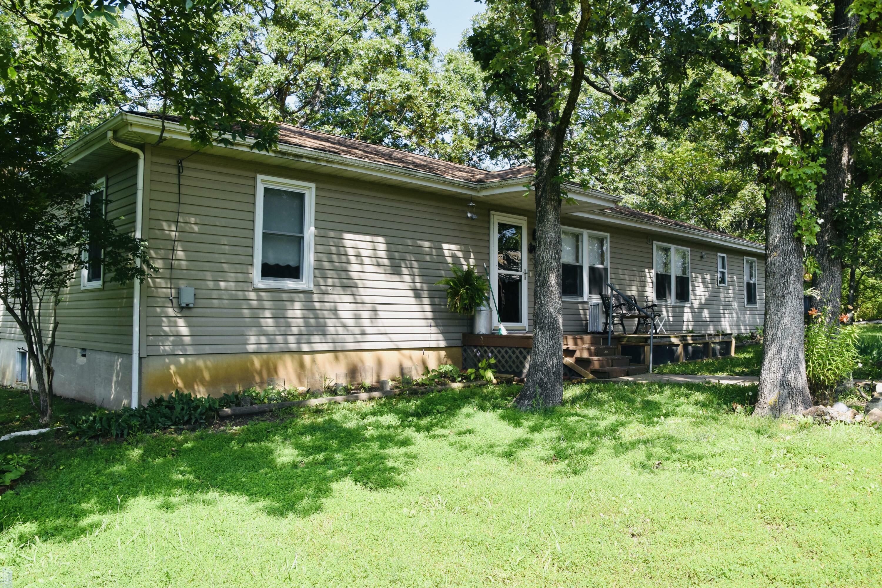 Property Photo: 1133 E 318th Road MO 65650