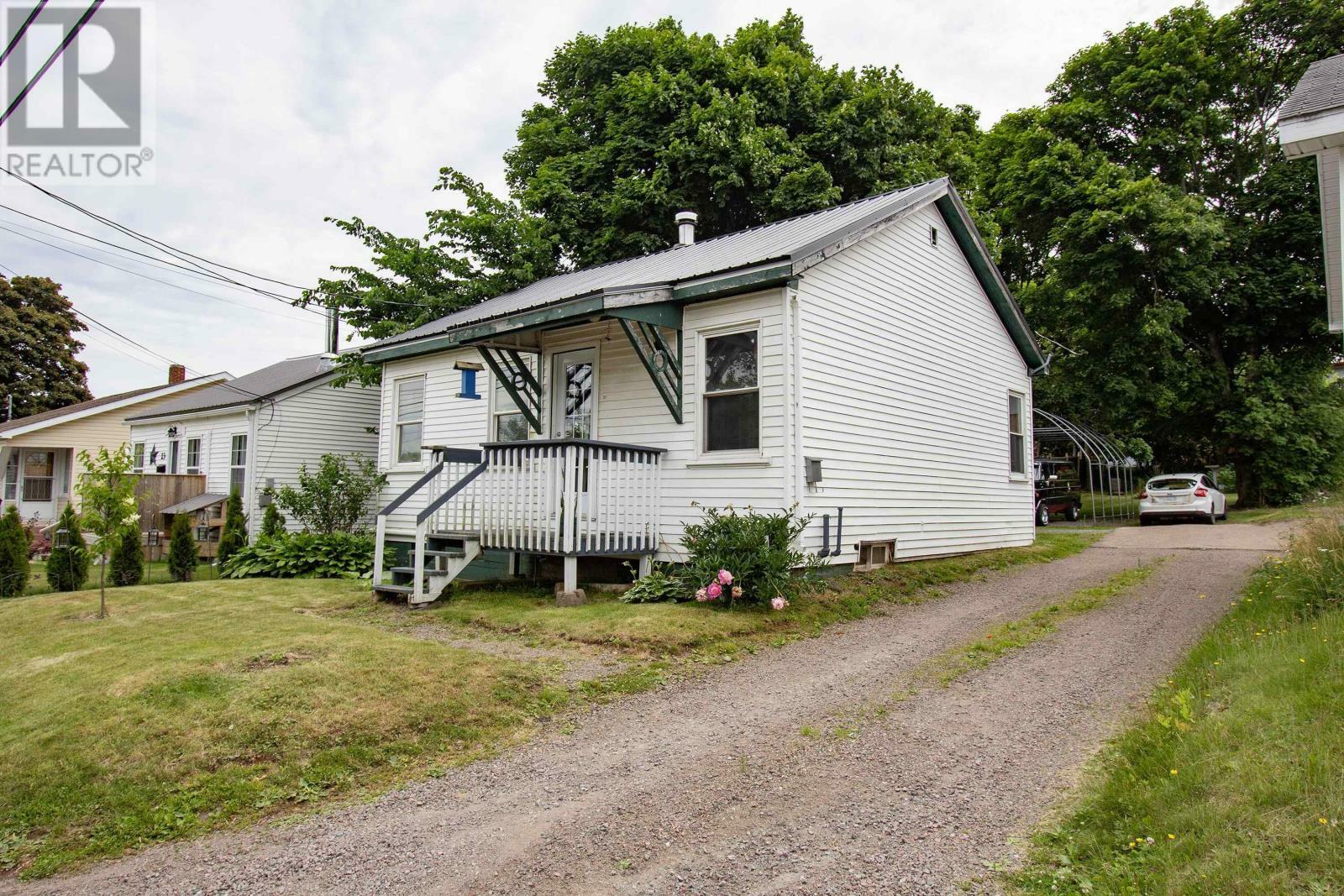 Property Photo:  21 Wellington Street  NS B4H 3K7 