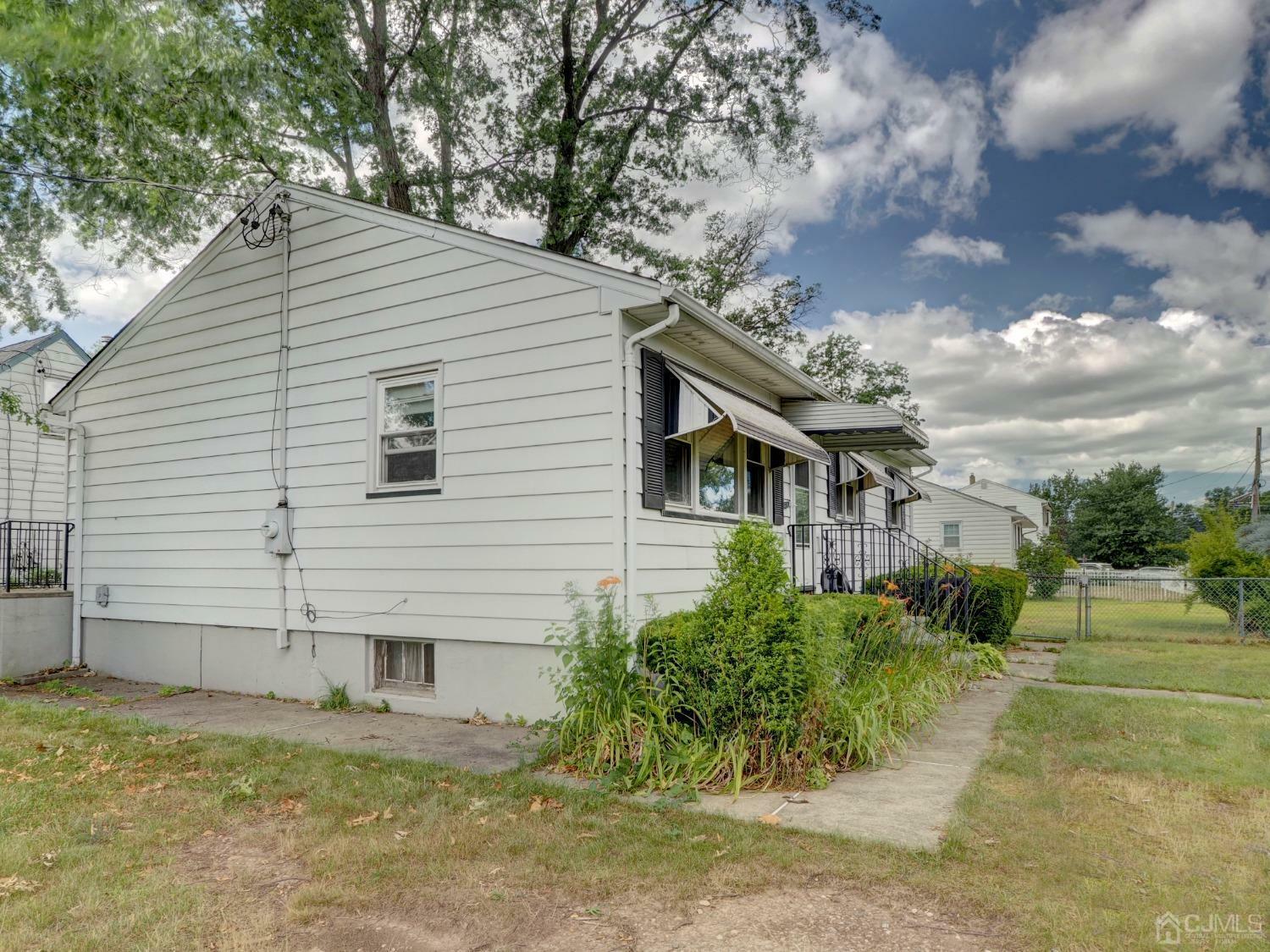 Property Photo:  942 Yorke Road  NJ 08902 