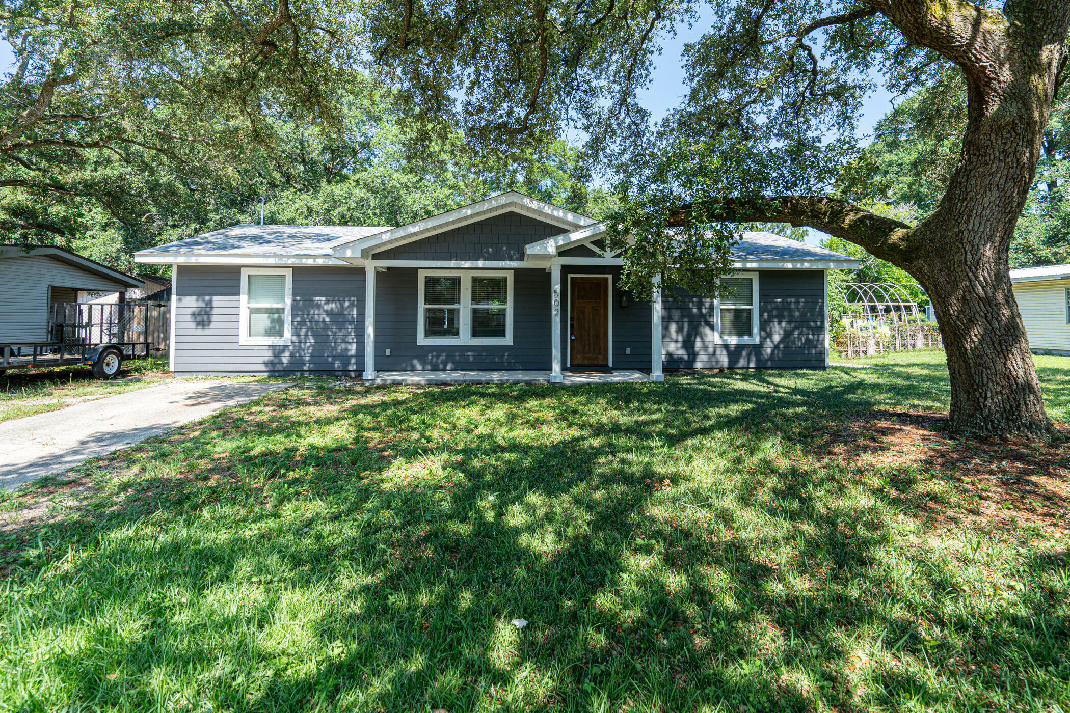 Property Photo:  502 Sheffield Road  FL 32547 