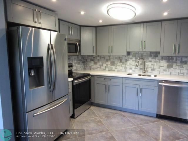 Property Photo: 1905 Bermuda Cir J2 FL 33066