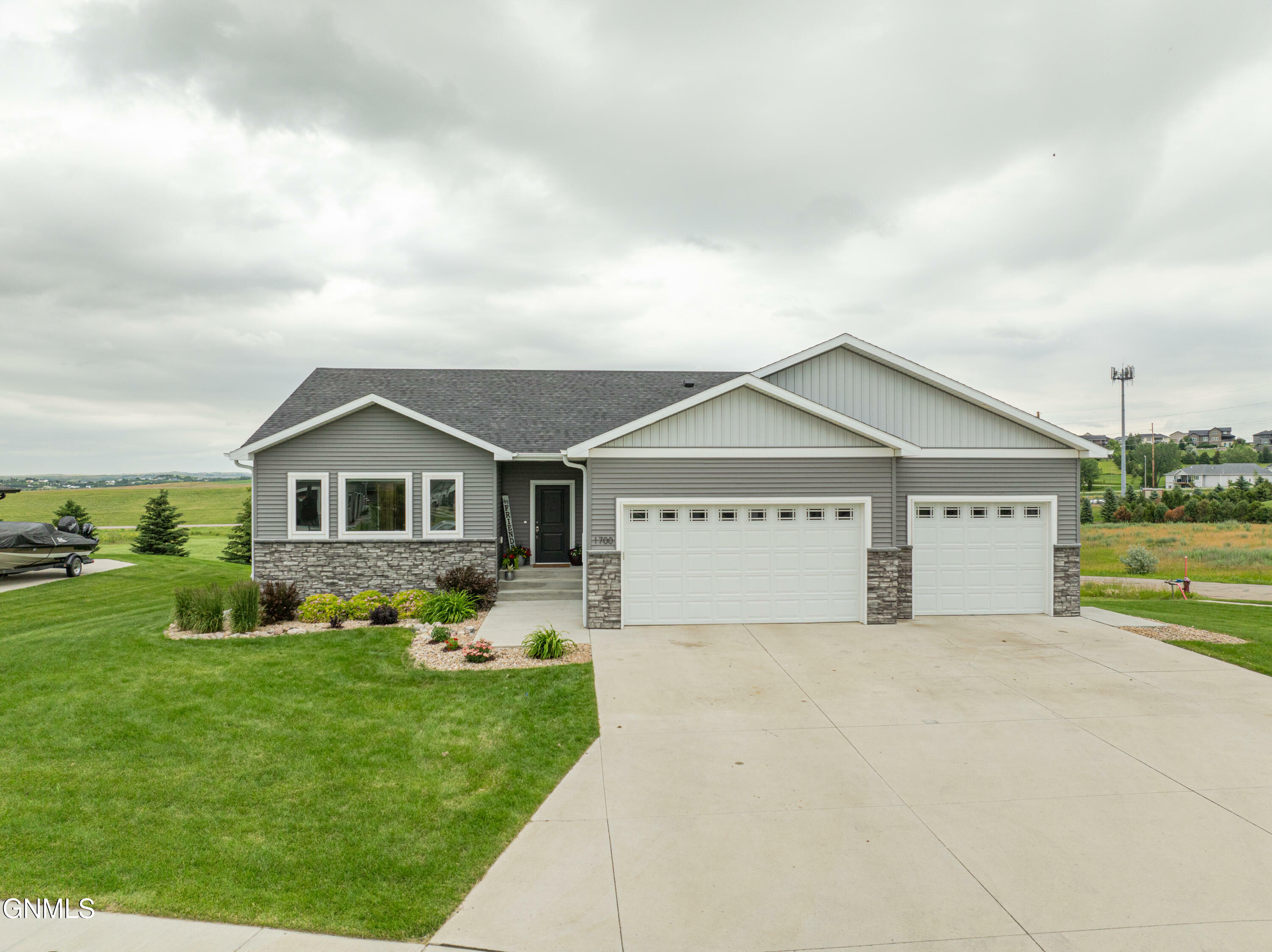 Property Photo: 1700 Harp Hawk Drive ND 58503