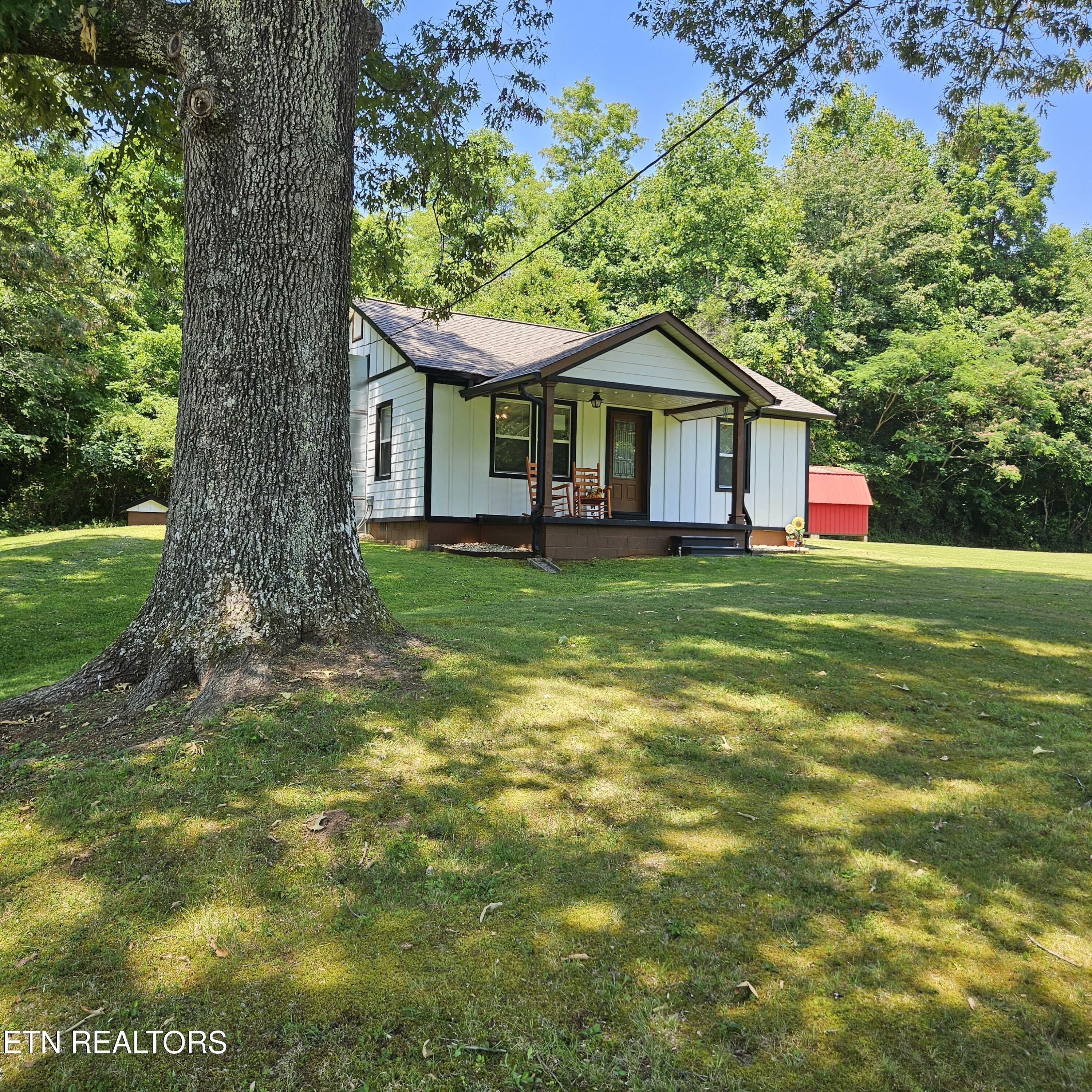 Property Photo:  412 Countryside Lane  TN 37354 