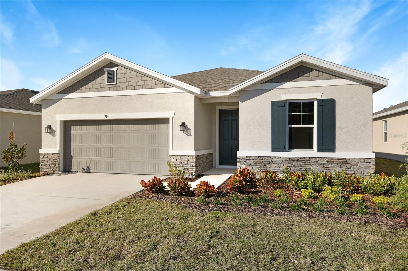 Property Photo: 914 Heirloom Drive FL 33844