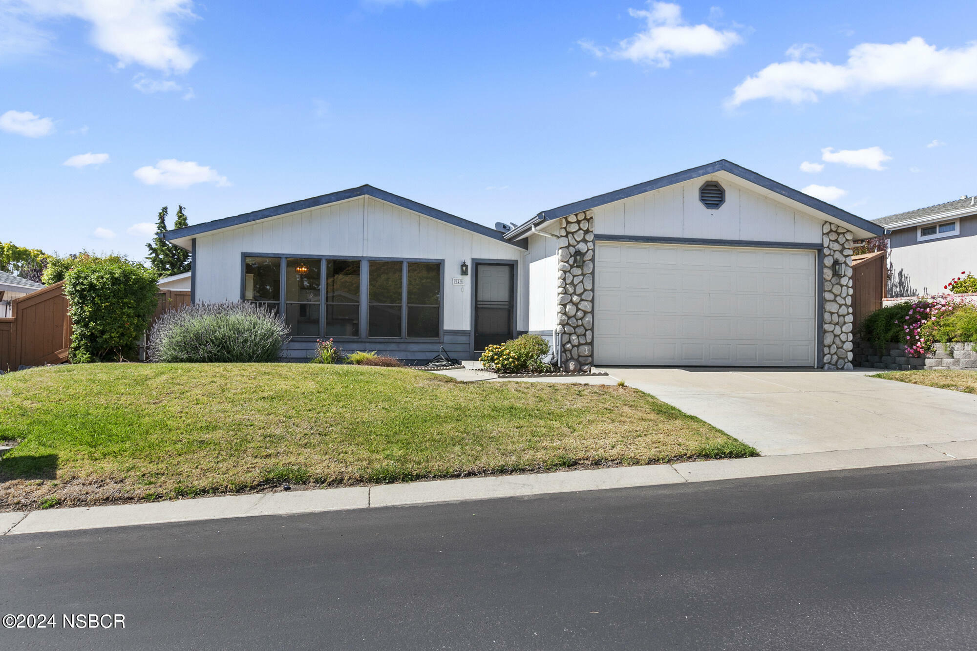 Property Photo:  949 N Bent Tree Drive  CA 93455 