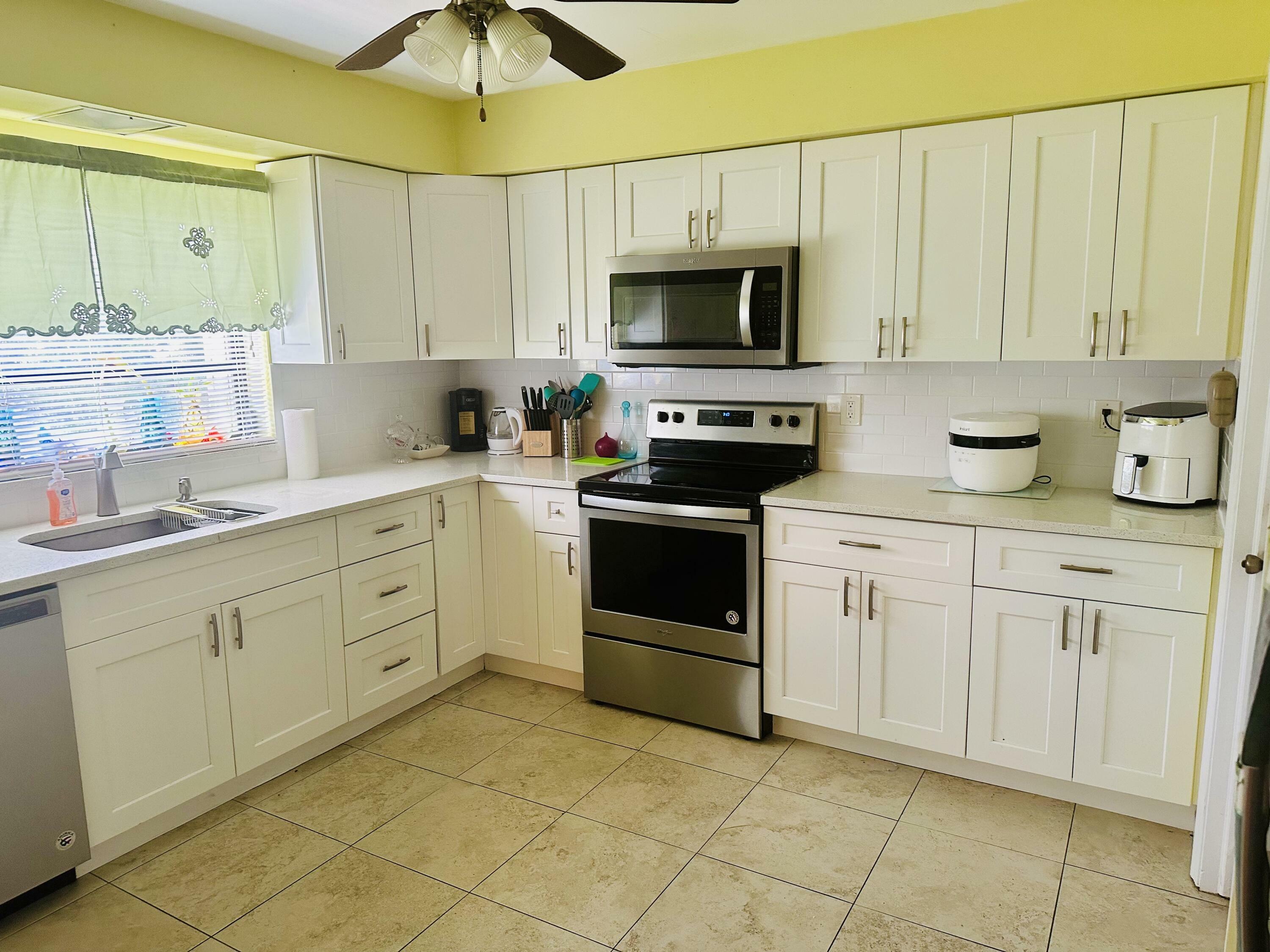 Property Photo:  4964 Eaglewood Road A  FL 33436 