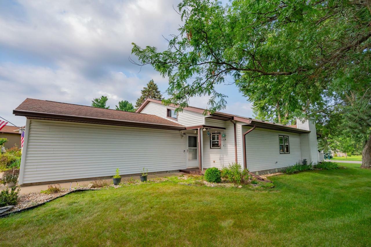 Property Photo:  892 Saddle Ridge  WI 53901 