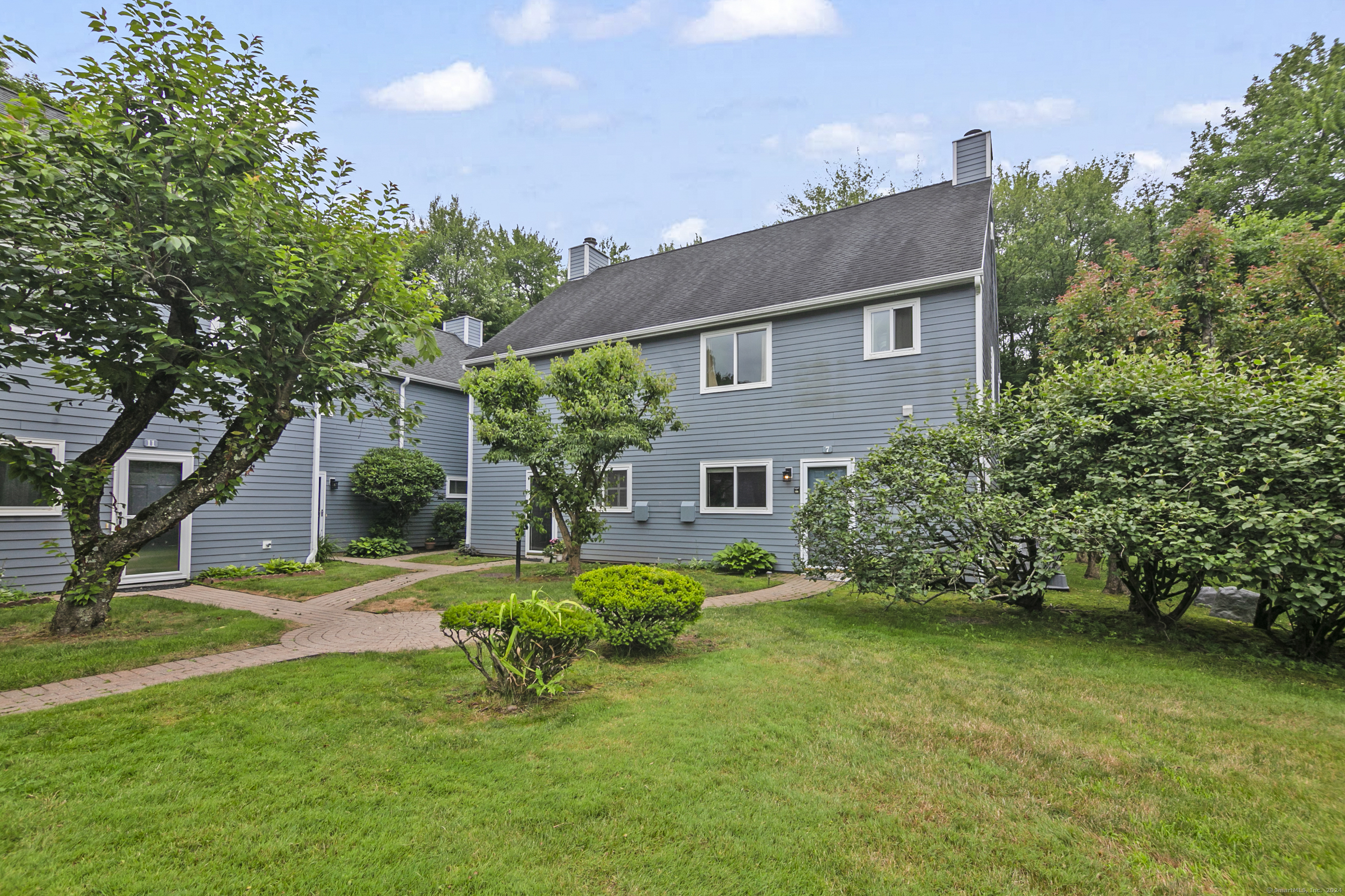 Property Photo:  7 Farmington Meadow Drive 7  CT 06032 