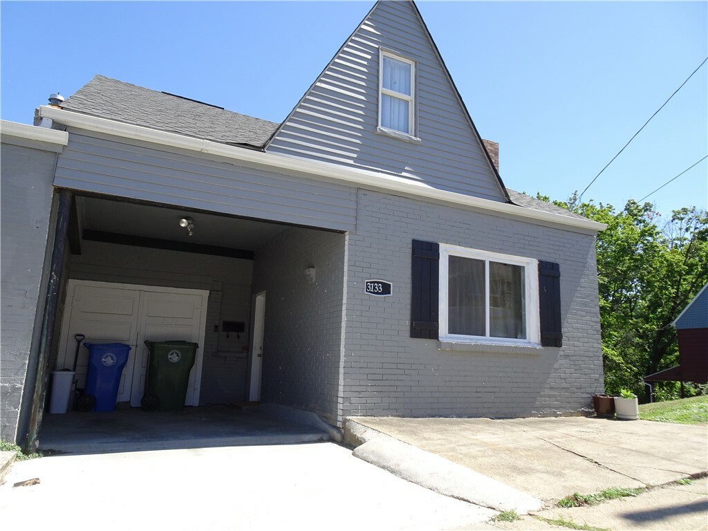 Property Photo:  3133 May St  PA 15234 