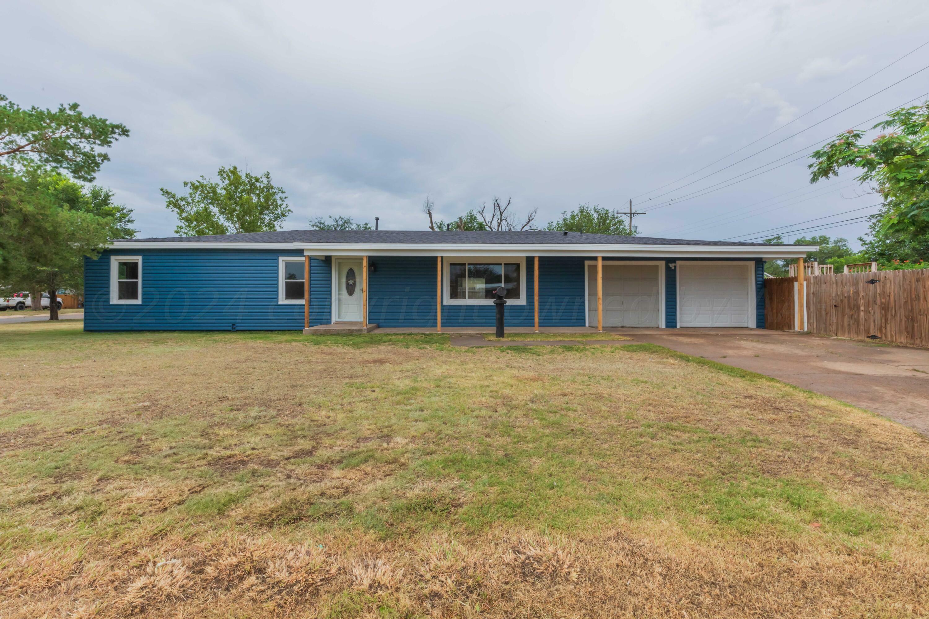 Property Photo:  1100 Alta Vista Street  TX 79106 