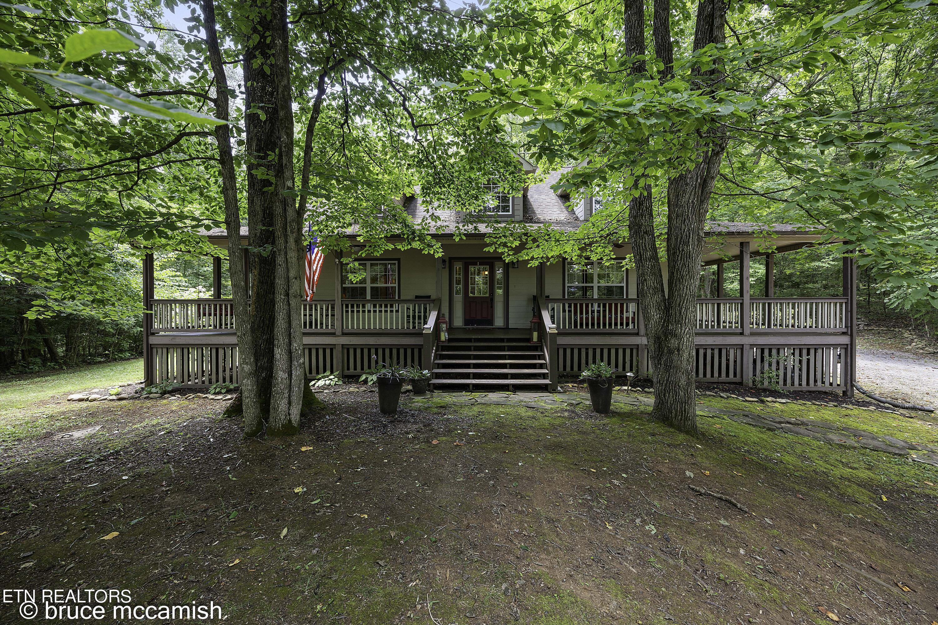 Property Photo: 536 E Norris Point Rd TN 37766