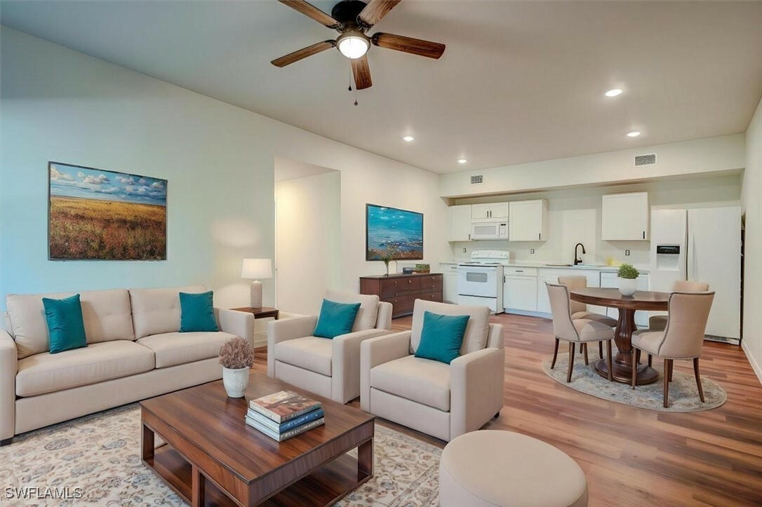 Property Photo: 3835 Lora Street FL 33916