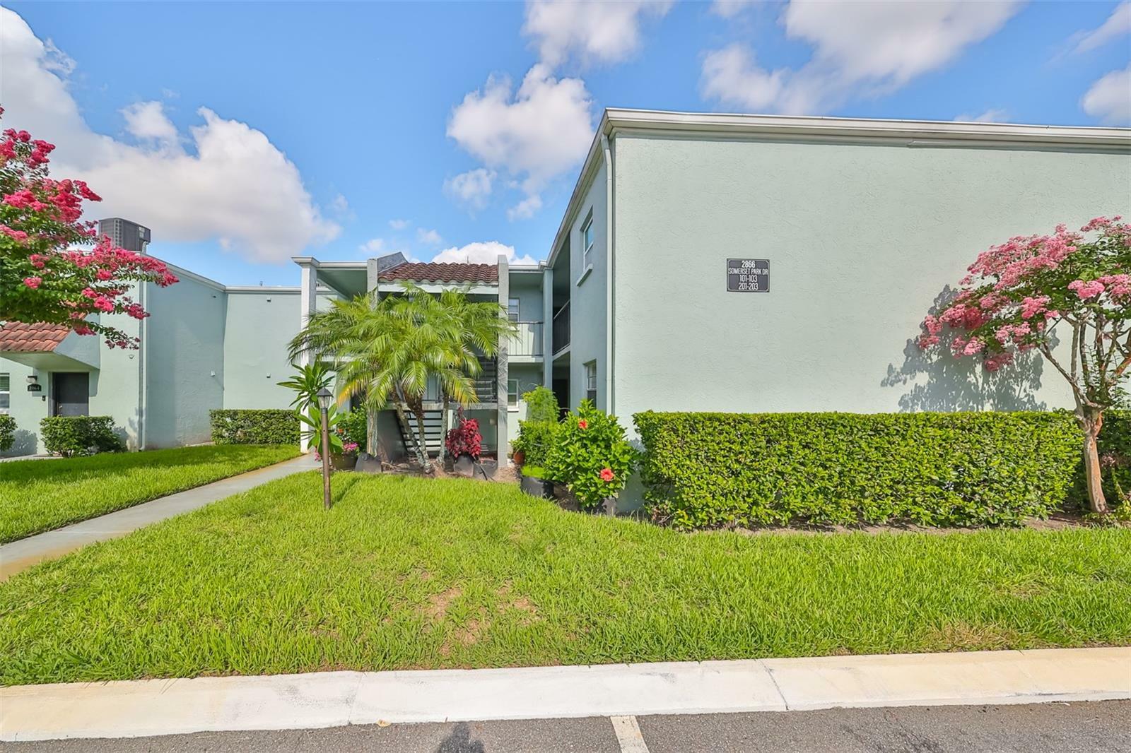 Property Photo:  2866 Somerset Park Drive 202  FL 33613 