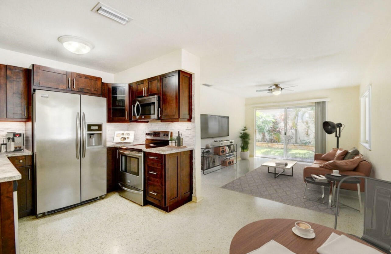 Property Photo:  305 S Federal Highway #2  FL 33460 