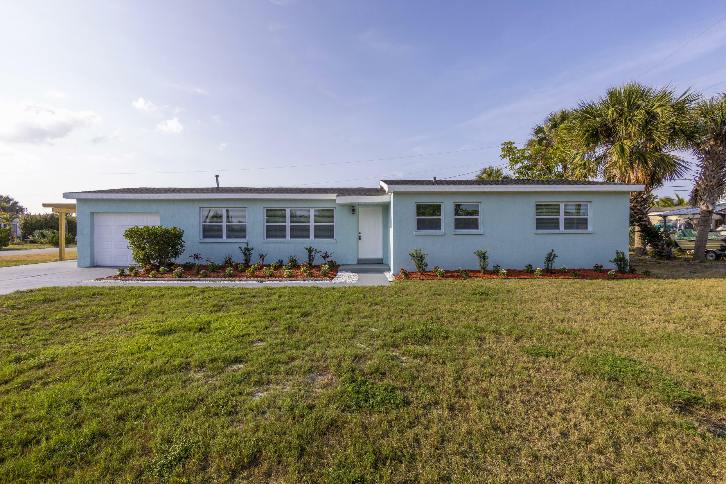 Property Photo:  143 NE 1st Street  FL 32937 