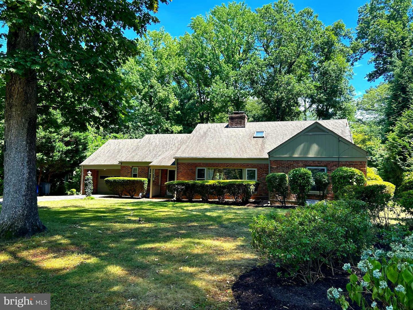 3035 Cedarwood Lane  Falls Church VA 22042 photo