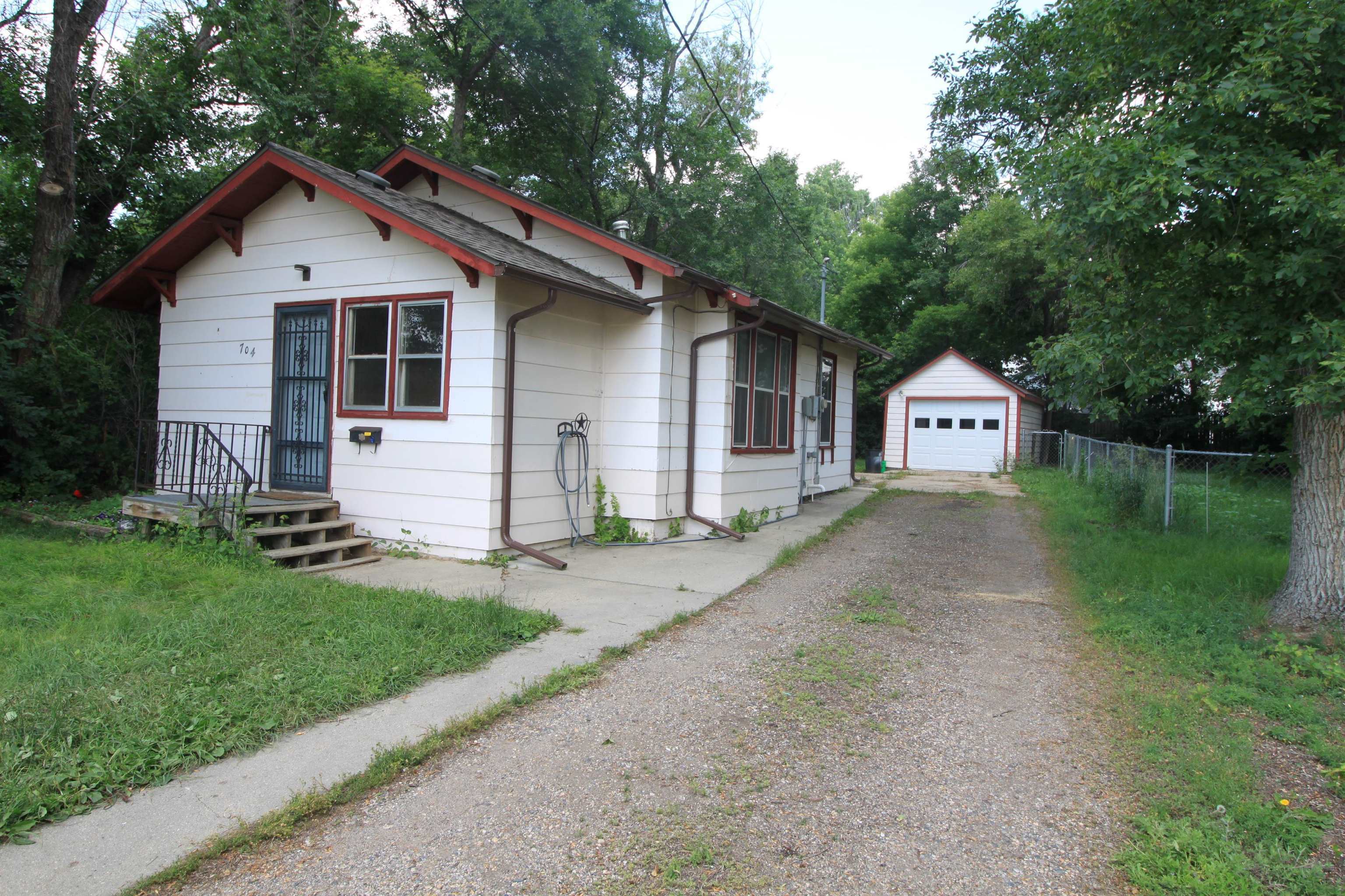 Property Photo: 704 11th Ave NW ND 58703