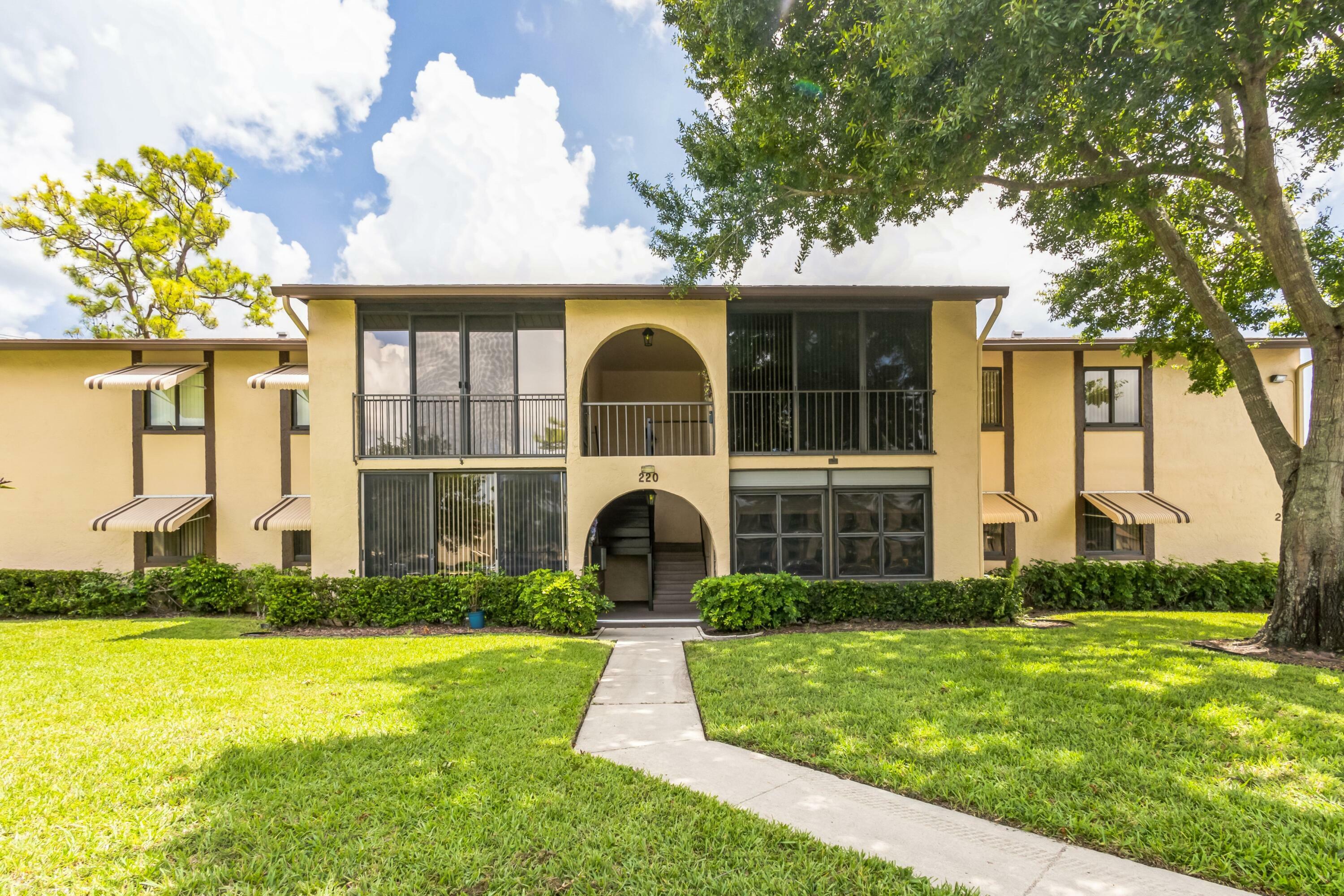 220 Pine Hov Circle D-2  Greenacres FL 33463 photo