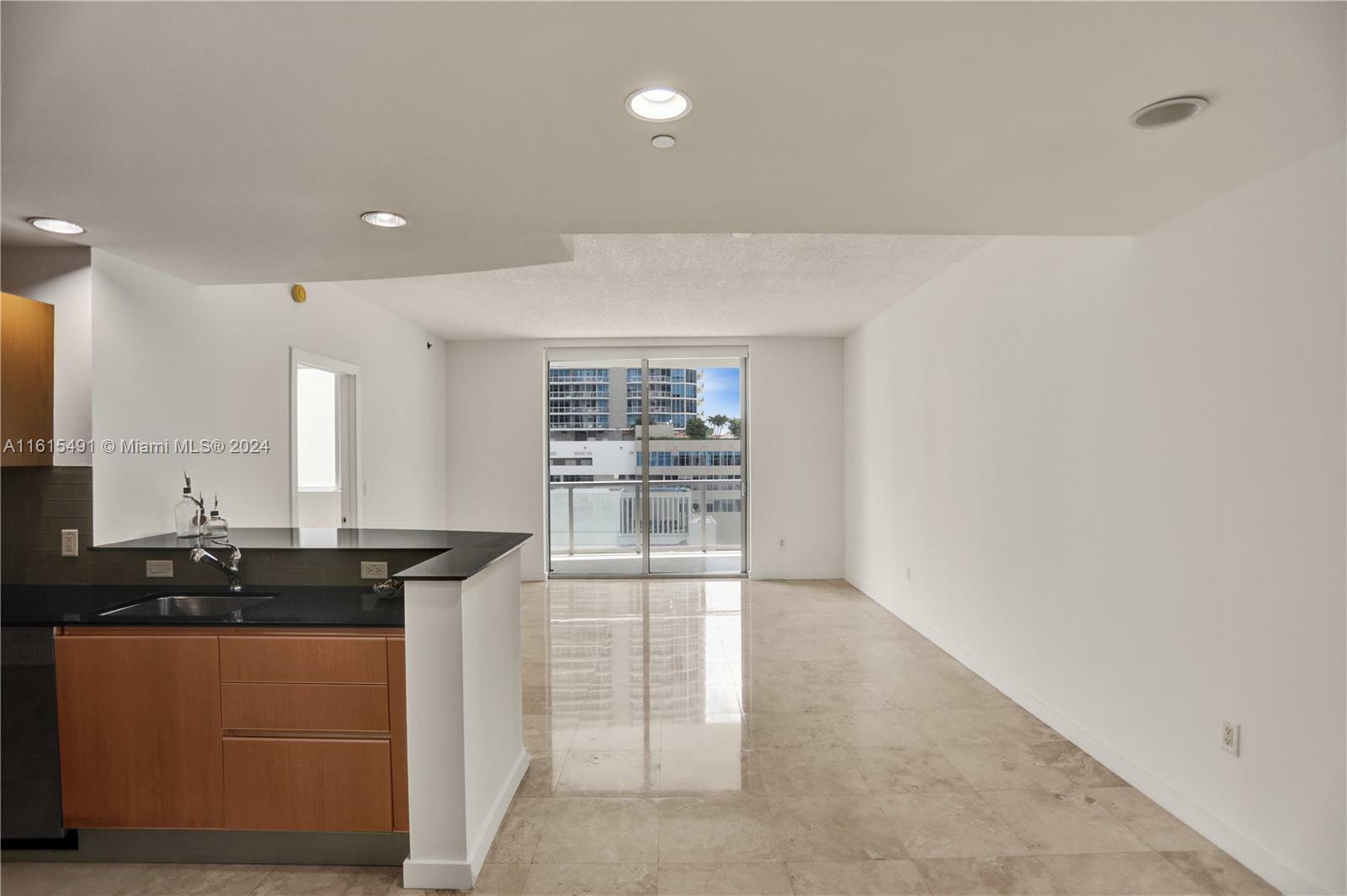 Property Photo:  1060 Brickell Ave 1703  FL 33131 