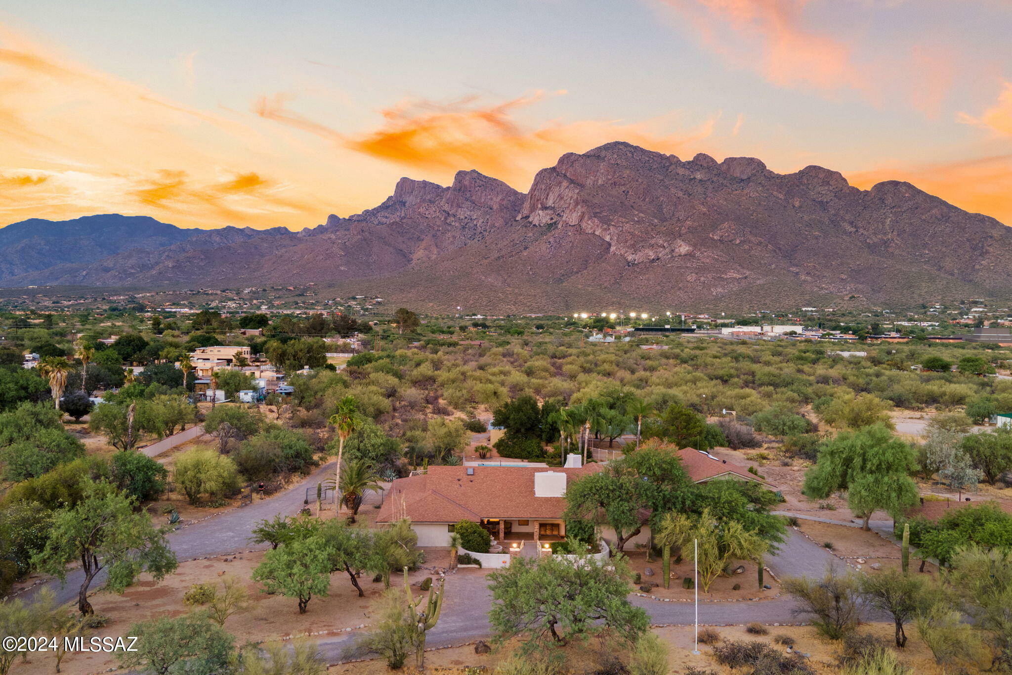 Property Photo: 9460 N Calle El Milagro AZ 85737