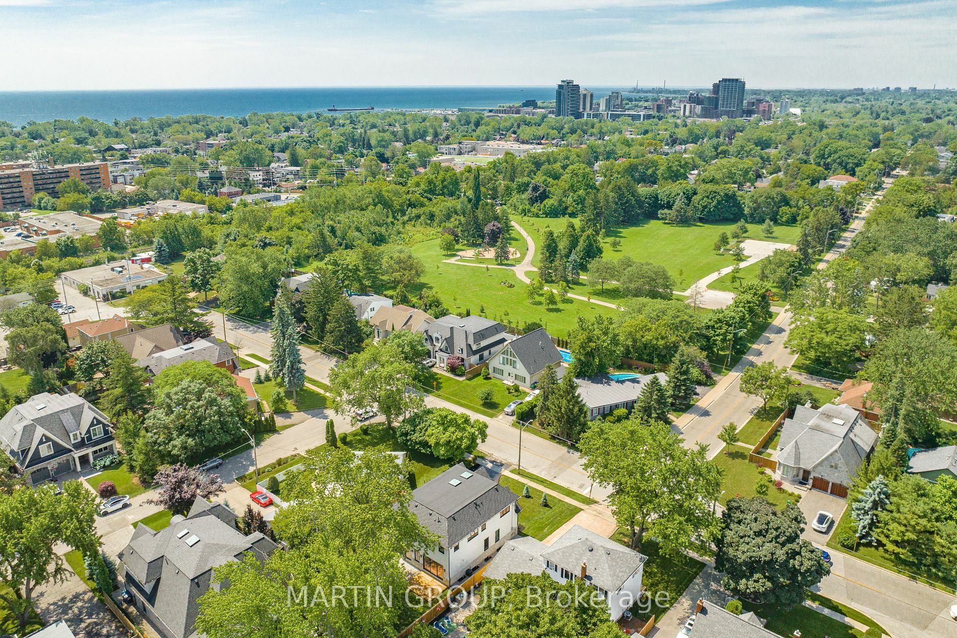 Property Photo:  1191 Mineola Gdns  ON L5G 3Y2 