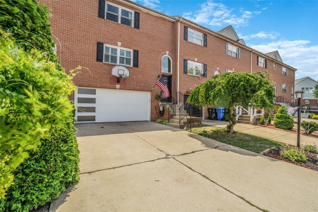 Property Photo:  91 Springmeadow Court  PA 15236 