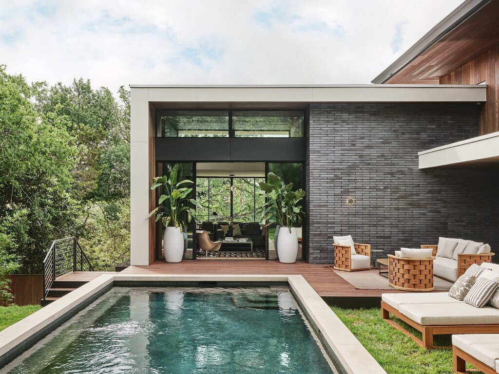 Property Photo: 800 Rock Creek Drive TX 78746