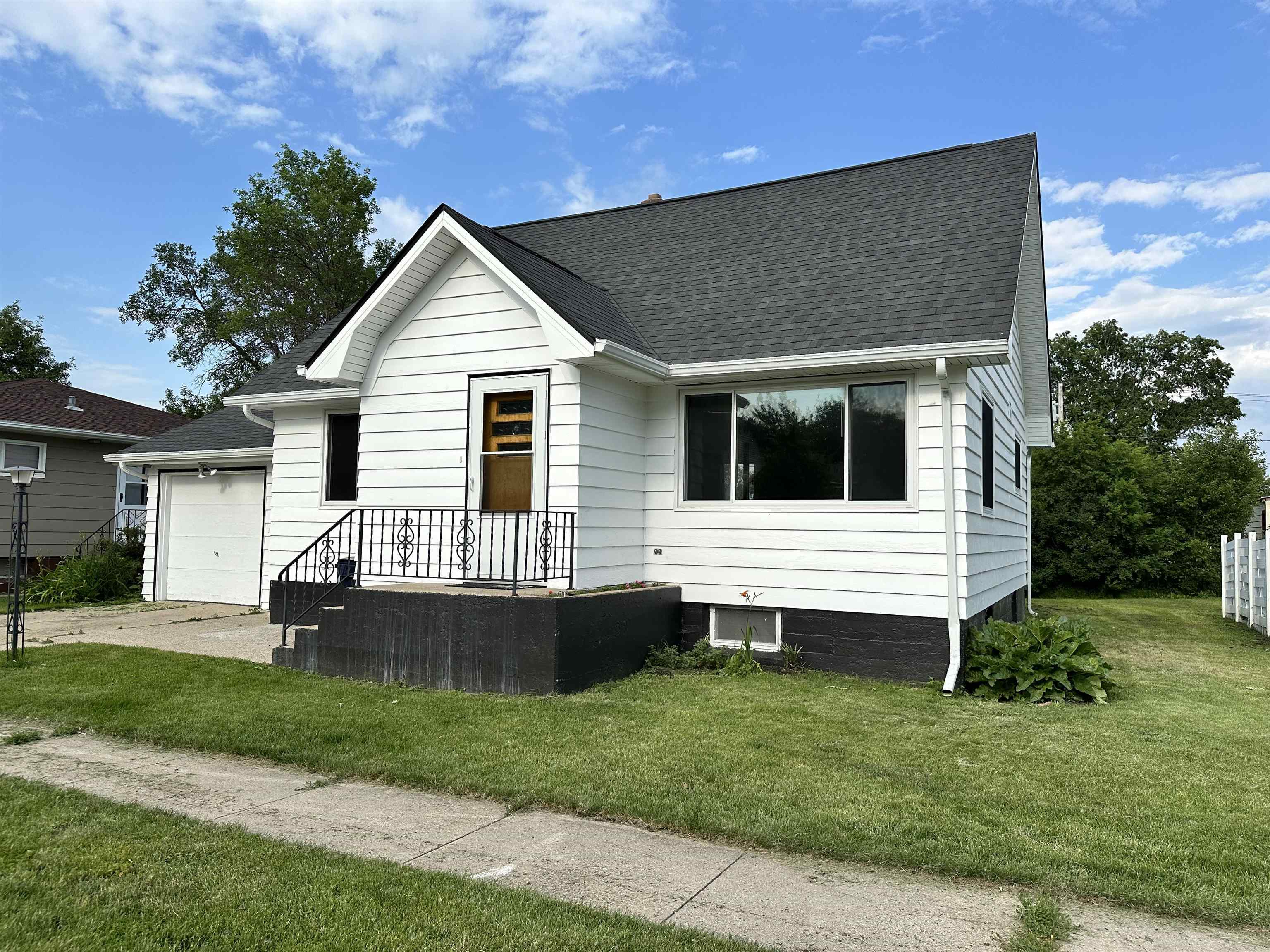 Property Photo:  315 3rd St W  ND 58463 