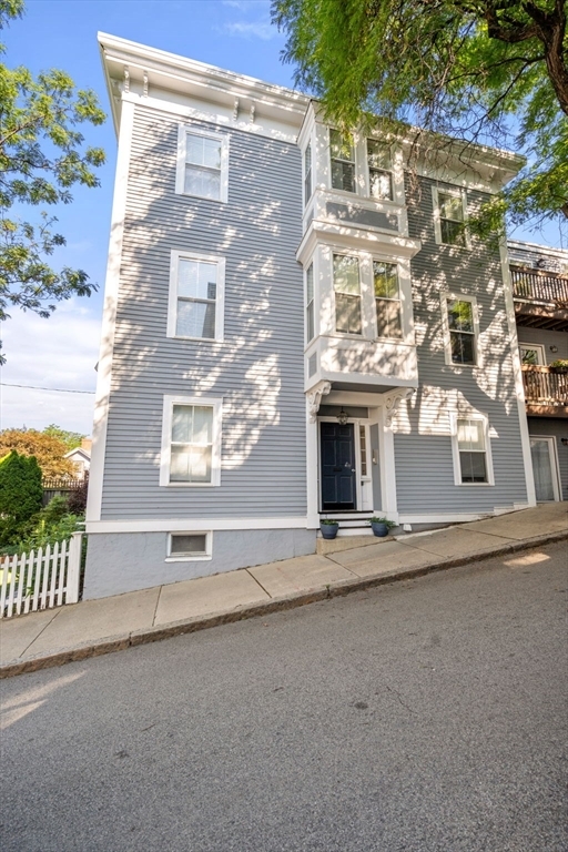 Property Photo:  36 Auburn Street 2  MA 02129 