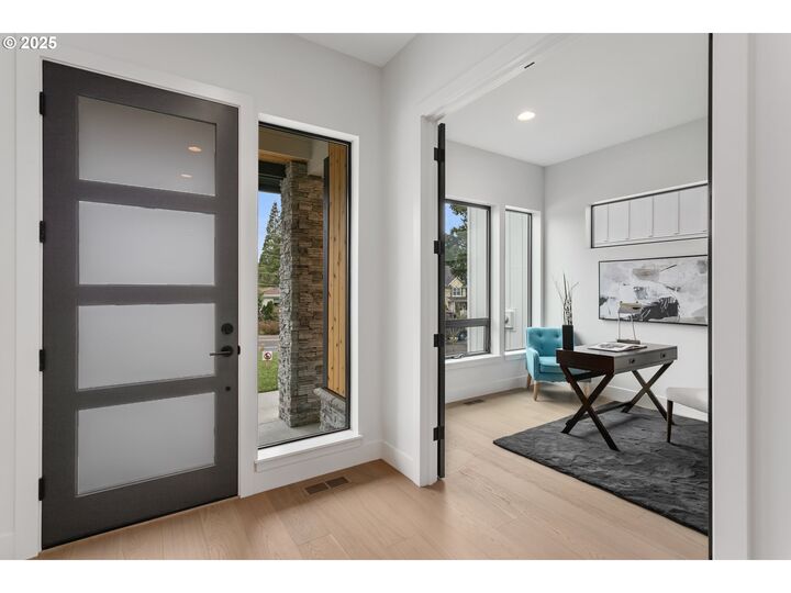 Property Photo: 4977 Summit St OR 97068