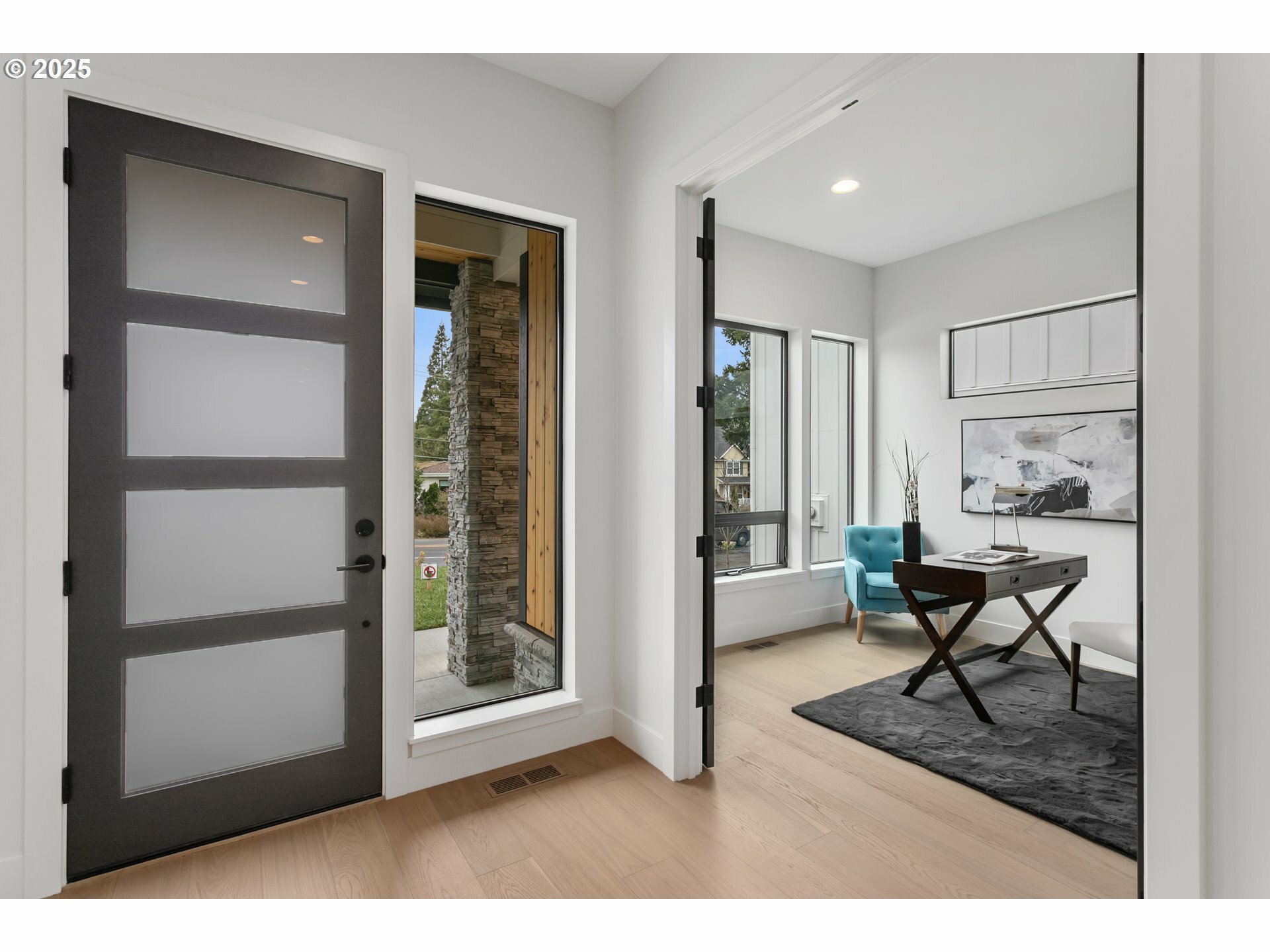 Property Photo: 4977 Summit St OR 97068