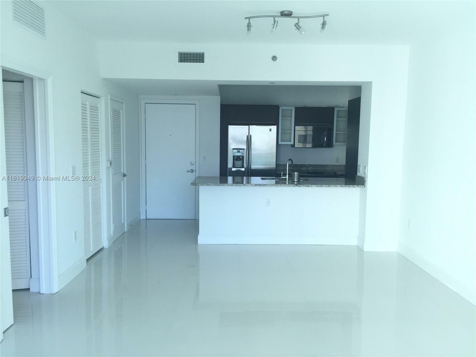 Property Photo:  950 Brickell Bay Dr 2603  FL 33131 