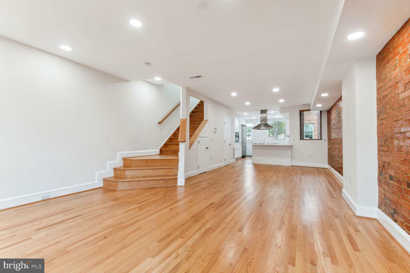 Property Photo:  507 G Street NE  DC 20002 