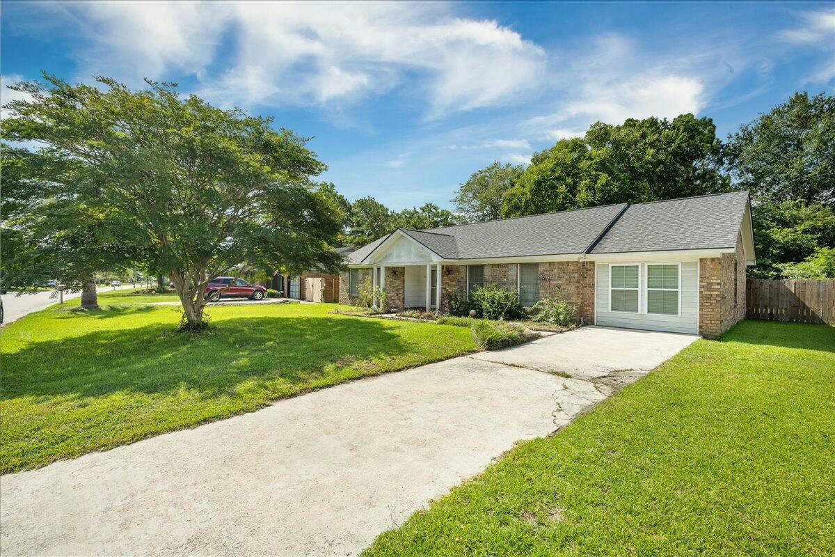 Property Photo: 202 Longleaf Road SC 29486