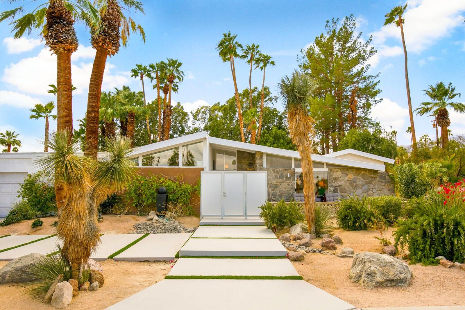 Property Photo: 73265 Tamarisk Street CA 92260