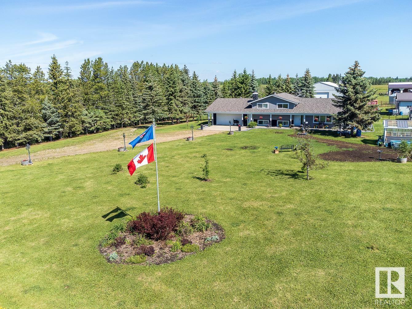 Property Photo:  51211 Rge Rd 62  AB T0E 2H0 