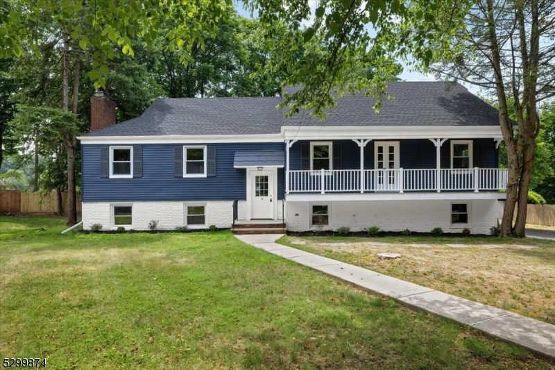 Property Photo:  9 Coursen Way  NJ 07940 