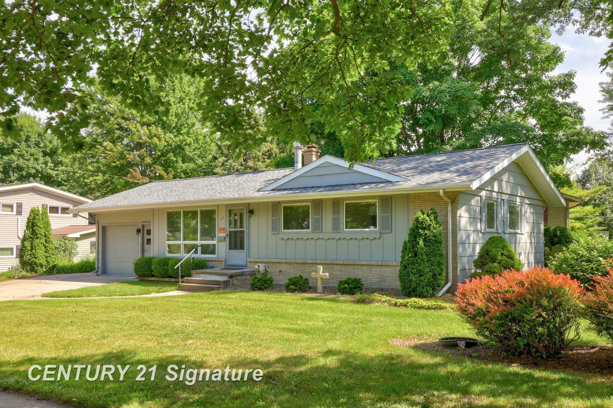 Property Photo:  525 Heine Street  MI 48734 