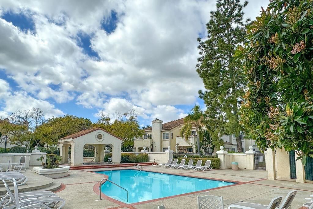 Property Photo:  750 Breeze Hill 131  CA 92081 
