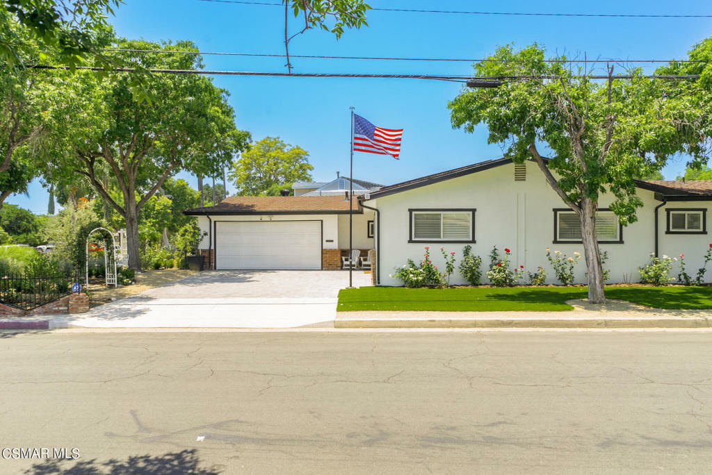 Property Photo:  17501 Los Alimos Street  CA 91344 