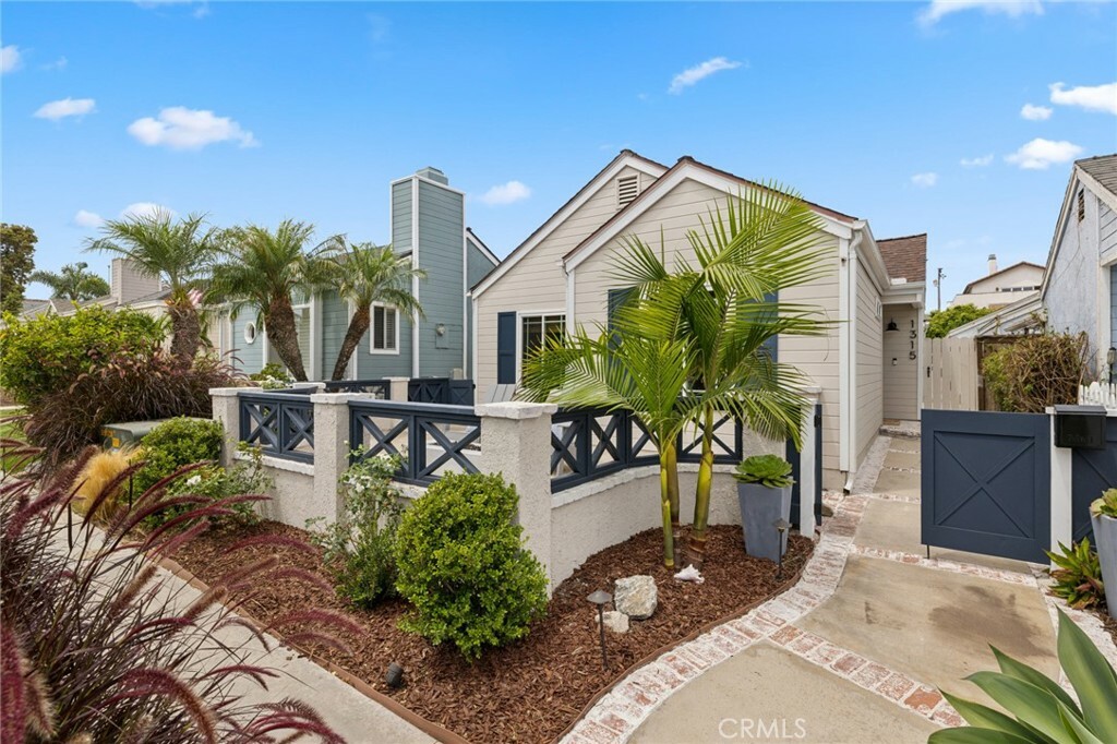 Property Photo:  1315 Alabama Street  CA 92648 